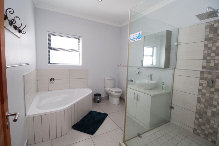 5 Bedroom Property for Sale in Calypso Beach Western Cape